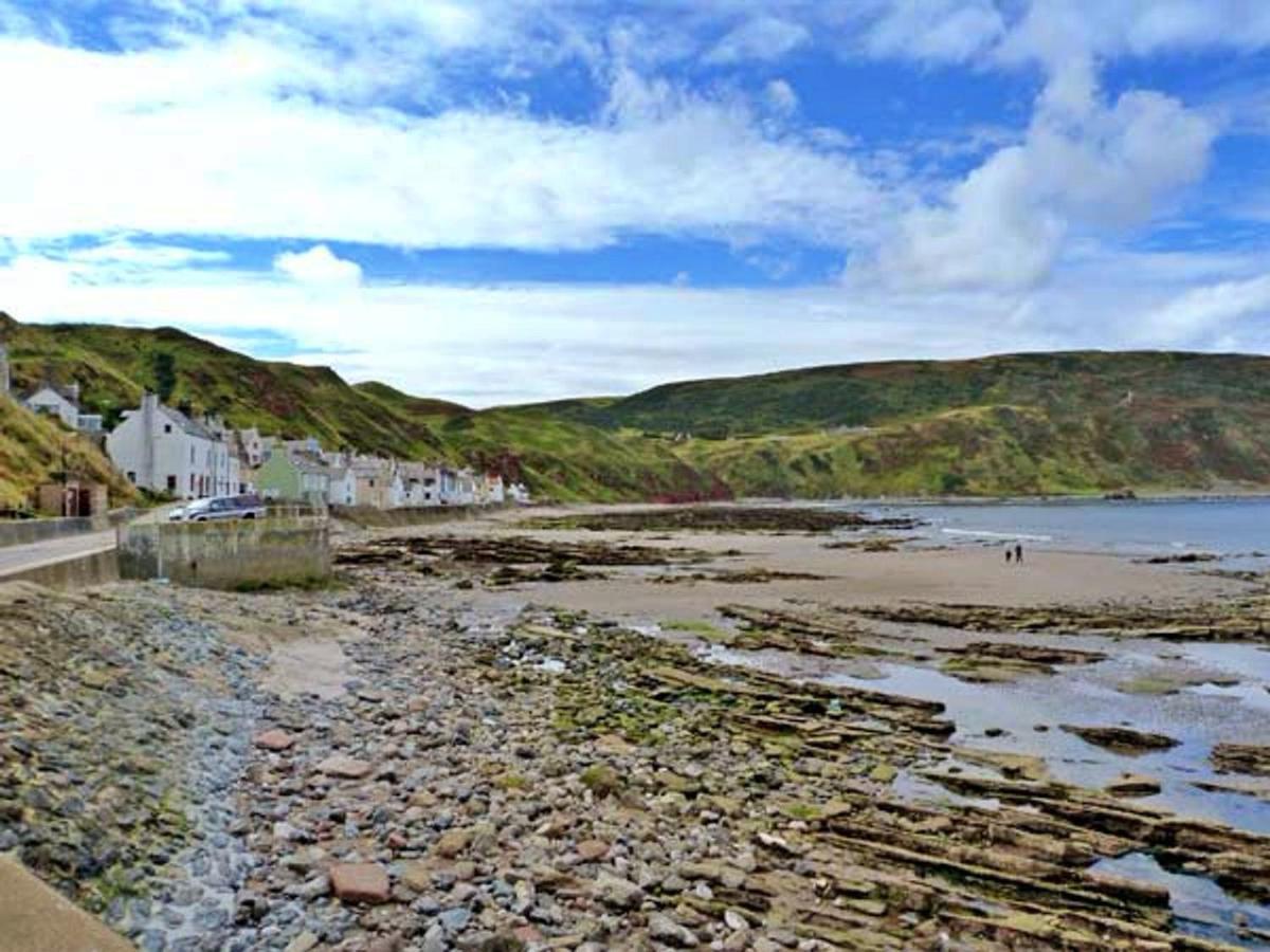 Finest Retreats - Ellie-Jo Cottage Gardenstown Bagian luar foto