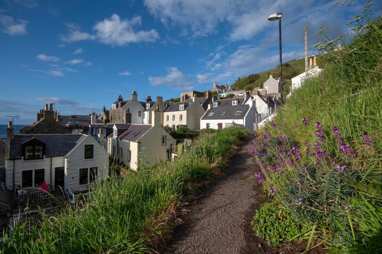 Finest Retreats - Ellie-Jo Cottage Gardenstown Bagian luar foto