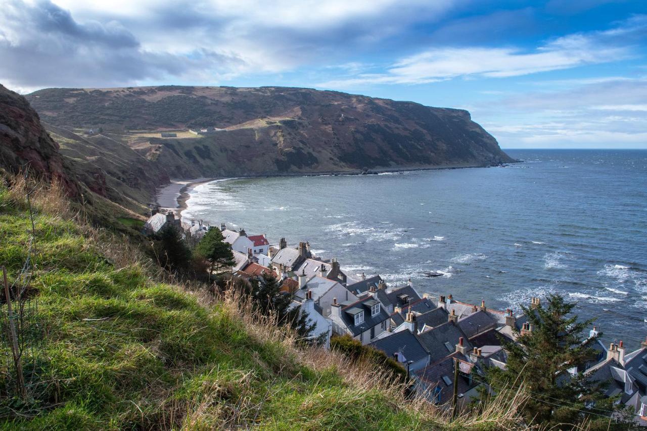Finest Retreats - Ellie-Jo Cottage Gardenstown Bagian luar foto